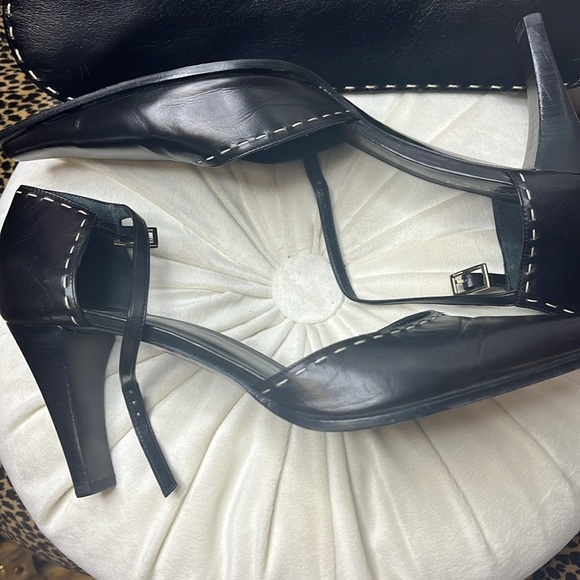 GUCCI PURSE & HEELS - Picture 8 of 15